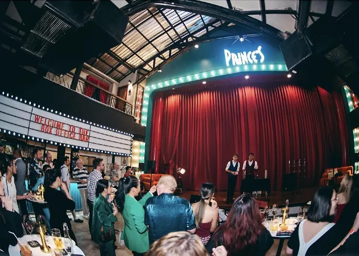 Hostel Theatre Heritage - Silom